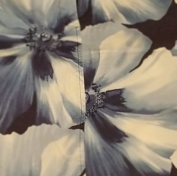 Flattering Trendy Floral Skirt - Picture 2 of 11